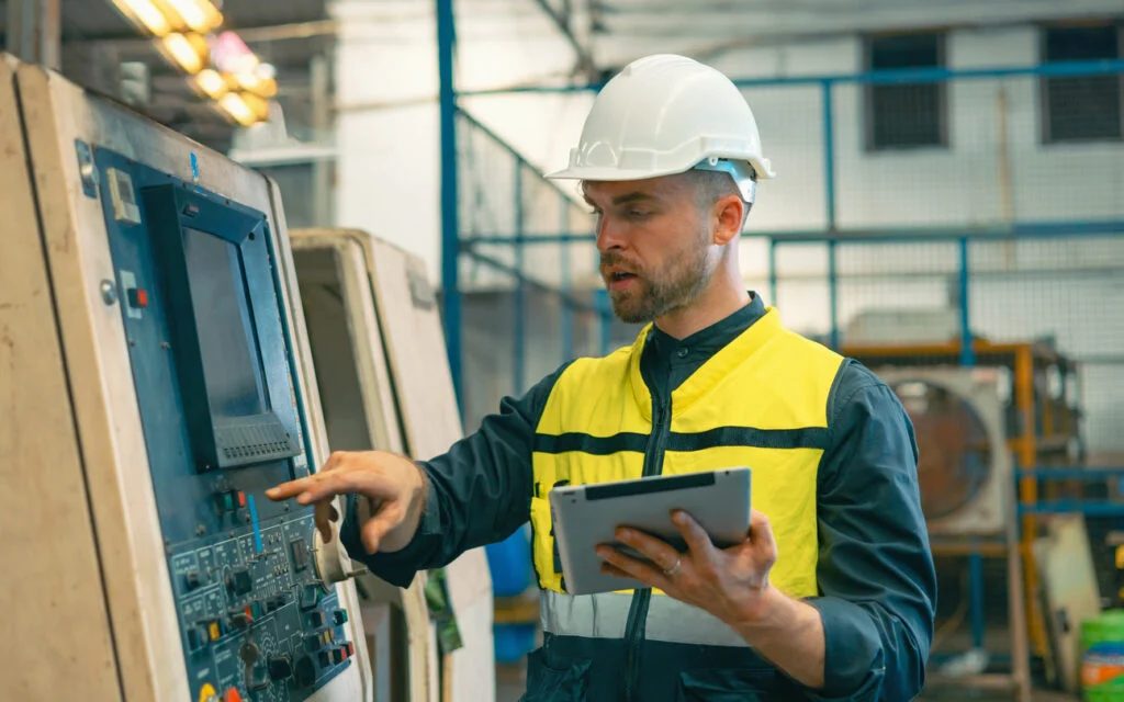 IBM Maximo® CMMS vs Traditional Maintenance Tools